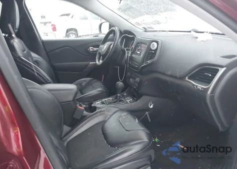 2019 Jeep Cherokee Latitude Plus 4X4 z USA, uszkodzony, nr VIN 1C4PJMLB1KD272049